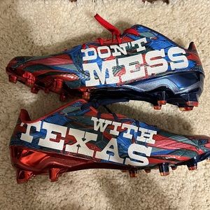 Don’t mess with Texas Cleats men’s size 15